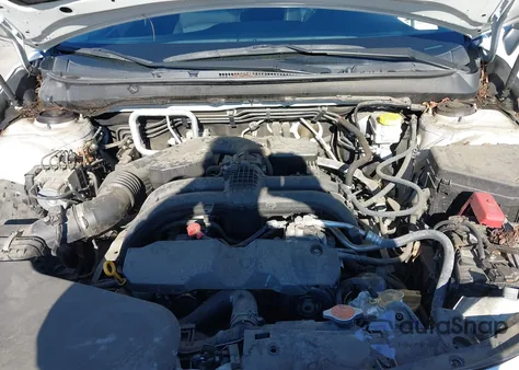 2018 Subaru Outback 2.5I Premium из США, поврежденный, VIN 4S4BSADC3J3235713